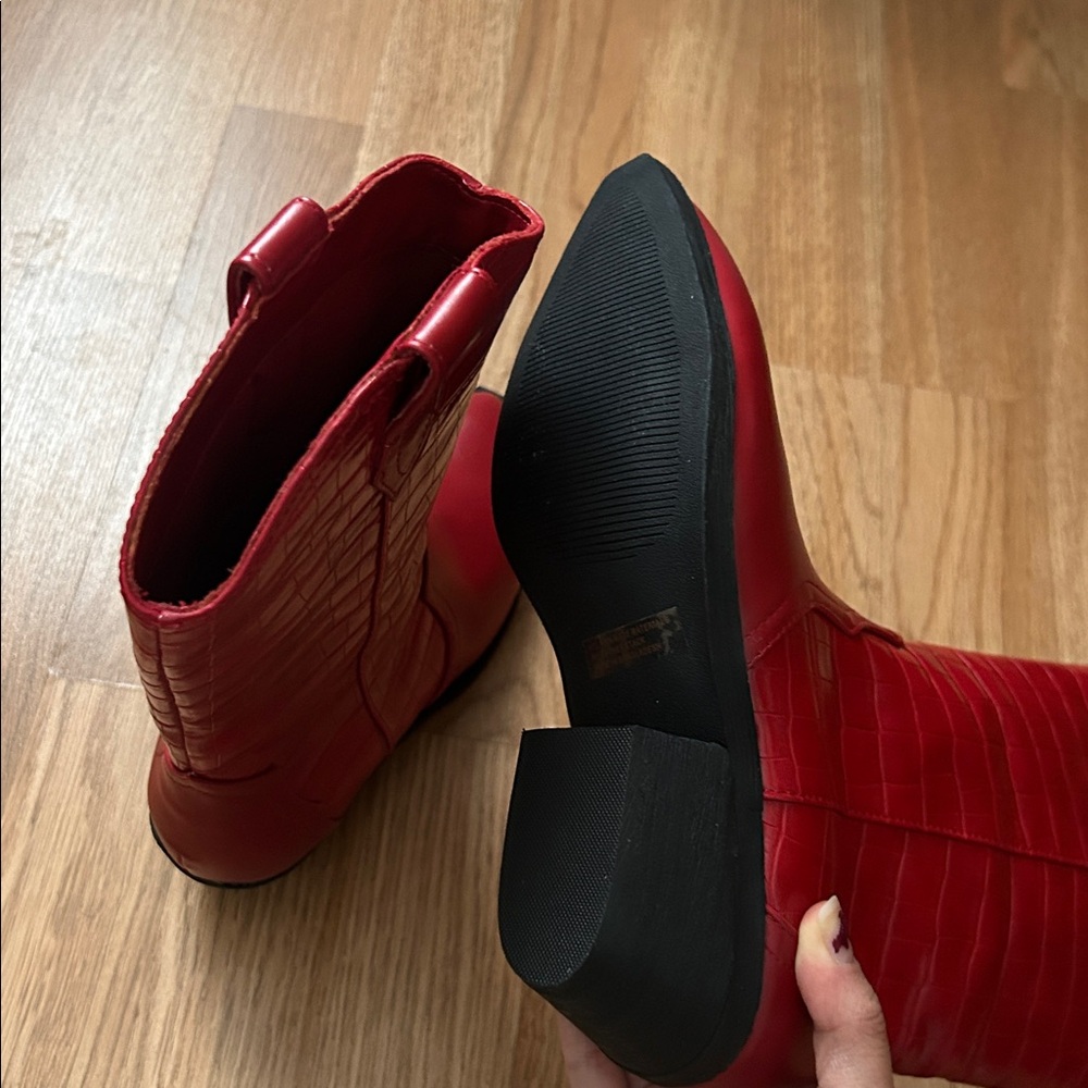 Red booties - Picture 3 of 6